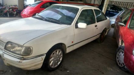 Vehiculo en el desguace: FORD SIERRA BERLINA 2.0 IS