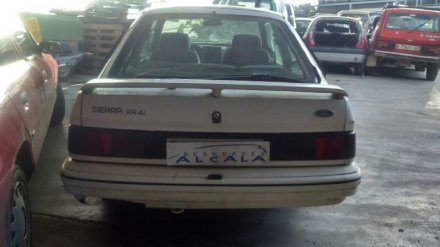 Vehiculo en el desguace: FORD SIERRA BERLINA 2.0 IS