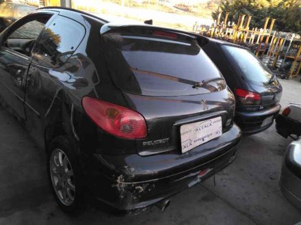 Vehiculo en el desguace: PEUGEOT 206 BERLINA XS Clim