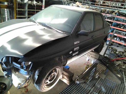 Vehiculo en el desguace: FORD ESCORT BERLINA/TURNIER Ghia Berlina