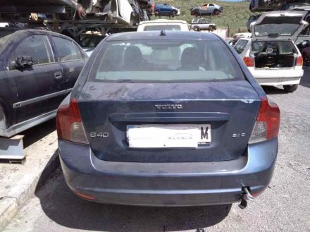 Vehiculo en el desguace: VOLVO S40 BERLINA 2.0 D Kinetic