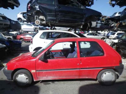 Vehiculo en el desguace: PEUGEOT 106 (S1) Kid