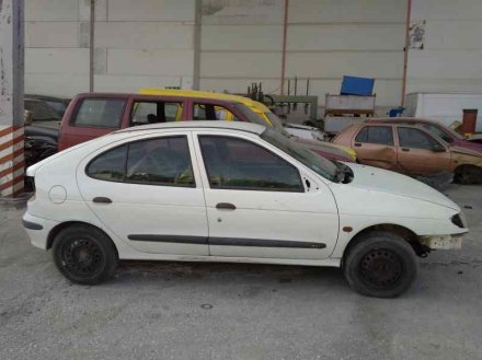 Vehiculo en el desguace: RENAULT MEGANE I CLASSIC (LA0) 1.6e RN