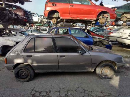 Vehiculo en el desguace: PEUGEOT 205 BERLINA P1Y