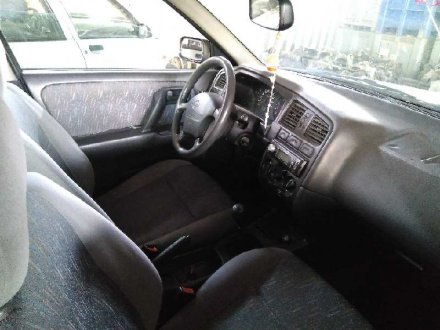 Vehiculo en el desguace: NISSAN PRIMERA BERLINA (P11) Básico