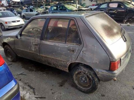 Vehiculo en el desguace: PEUGEOT 205 BERLINA P1Y