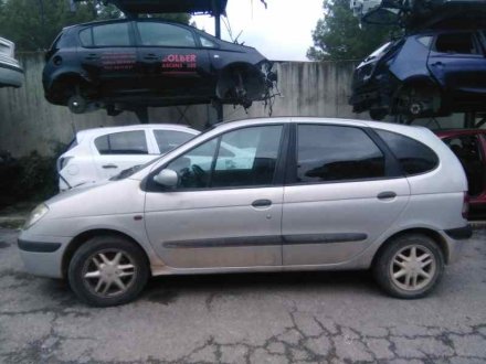 Vehiculo en el desguace: RENAULT MEGANE I SCENIC (JA0) 1.9 DTi RN