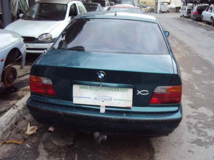 Vehiculo en el desguace: BMW SERIE 3 BERLINA (E36) 318i