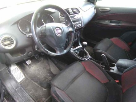 Vehiculo en el desguace: FIAT BRAVO (198) 1.9 Dynamic Multijet