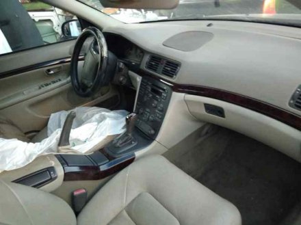 Vehiculo en el desguace: VOLVO S80 BERLINA T6