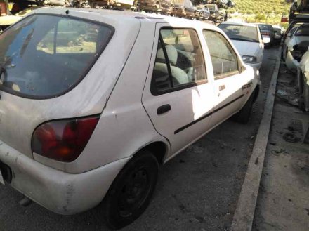 Vehiculo en el desguace: FORD FIESTA BERLINA Básico