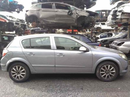 Vehiculo en el desguace: OPEL ASTRA H BERLINA Enjoy