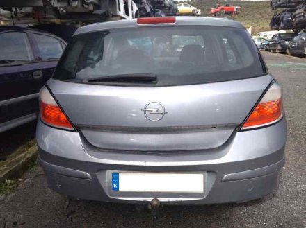 Vehiculo en el desguace: OPEL ASTRA H BERLINA Enjoy