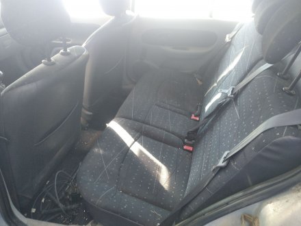 Vehiculo en el desguace: RENAULT CLIO II FASE II (B/CB0) 1.2 16V