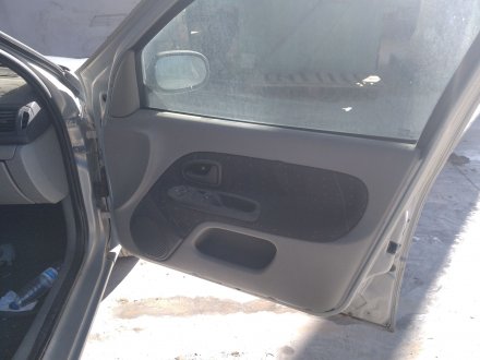 Vehiculo en el desguace: RENAULT CLIO II FASE II (B/CB0) 1.2 16V