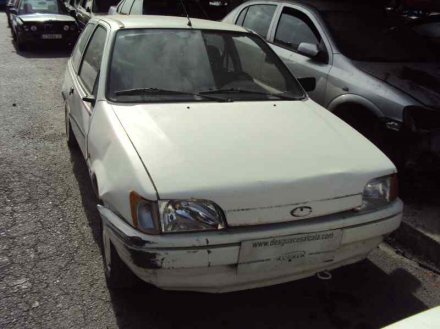 Vehiculo en el desguace: FORD FIESTA BERLINA Ghia