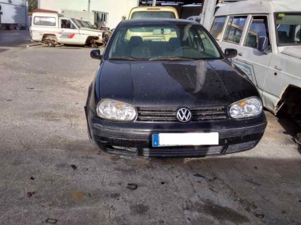 Vehiculo en el desguace: VOLKSWAGEN GOLF IV BERLINA (1J1) Básico