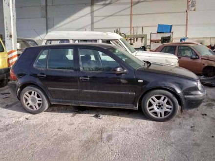 Vehiculo en el desguace: VOLKSWAGEN GOLF IV BERLINA (1J1) Básico