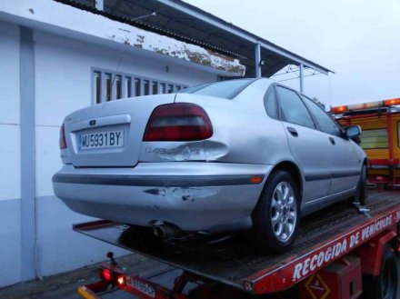 Vehiculo en el desguace: VOLVO S40 BERLINA 1.6