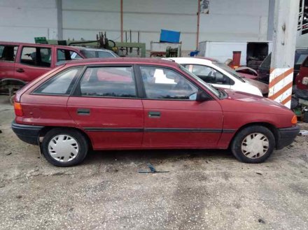 Vehiculo en el desguace: OPEL ASTRA F BERLINA GL