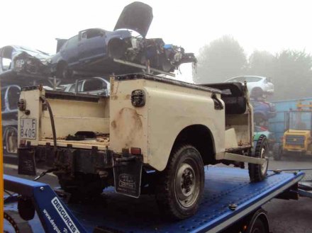 Vehiculo en el desguace: LAND ROVER SANTANA 88