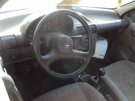 Vehiculo en el desguace: OPEL CORSA B Swing