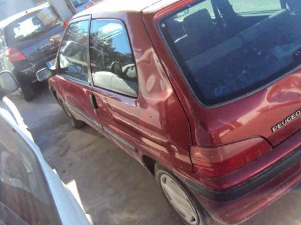 Vehiculo en el desguace: PEUGEOT 106 (S1) Kid