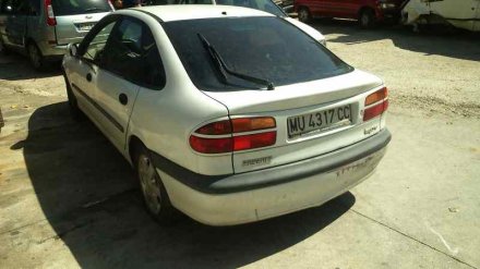 Vehiculo en el desguace: RENAULT LAGUNA (B56) 1.9 dTi Carminat (A)