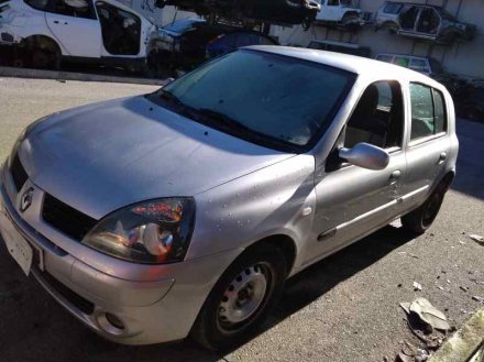 Vehiculo en el desguace: RENAULT CLIO II FASE II (B/CB0) Authentique