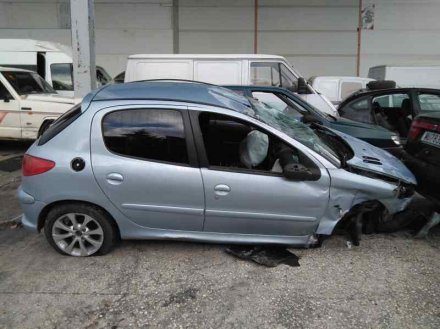 Vehiculo en el desguace: PEUGEOT 206 BERLINA X-Line