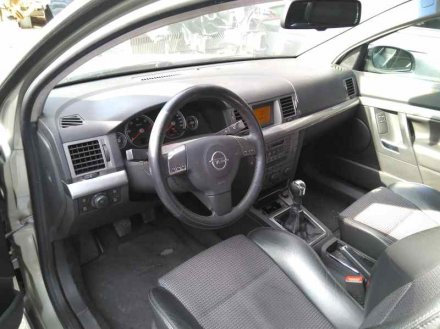 Vehiculo en el desguace: OPEL VECTRA C BERLINA Comfort