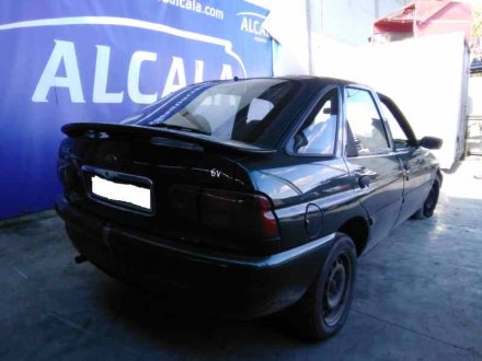 Vehiculo en el desguace: FORD ESCORT BERL./TURNIER Básico Berlina