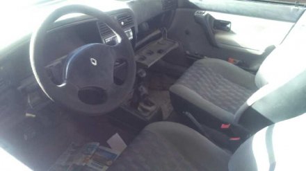Vehiculo en el desguace: RENAULT 19 (B/C/L53) 1.9 DIESEL