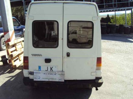 Vehiculo en el desguace: SEAT TERRA Familiar