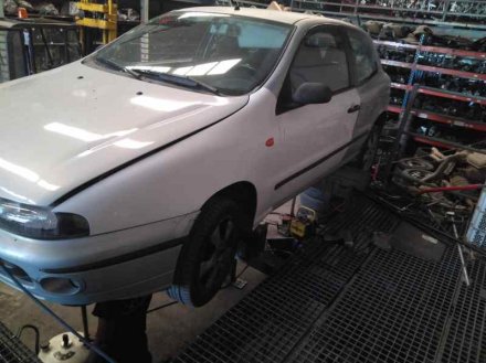Vehiculo en el desguace: FIAT BRAVO (182) JTD 105 / 100 SX