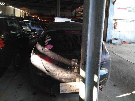 Vehiculo en el desguace: SEAT LEON (1P1) Reference