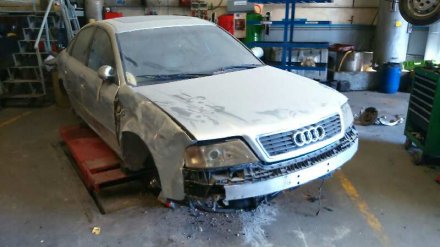 Vehiculo en el desguace: AUDI A6 AVANT (4B5) 2.5 TDI