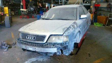 Vehiculo en el desguace: AUDI A6 AVANT (4B5) 2.5 TDI