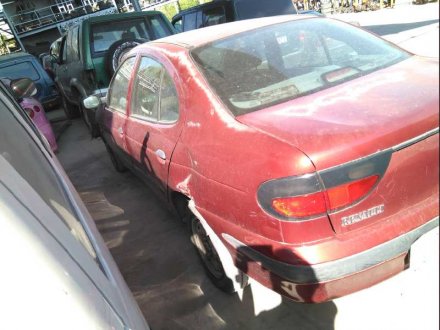 Vehiculo en el desguace: RENAULT MEGANE I CLASSIC (LA0) 1.9 D RN