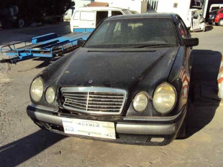 Vehiculo en el desguace: MERCEDES-BENZ CLASE E (W210) BERLINA DIESEL 300 Diesel (210.020)