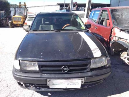 Vehiculo en el desguace: OPEL ASTRA F BERLINA GL