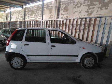 Vehiculo en el desguace: FIAT PUNTO BERL. (176) TD SX / TD 70 SX