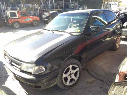 Vehiculo en el desguace: OPEL ASTRA F BERLINA GL