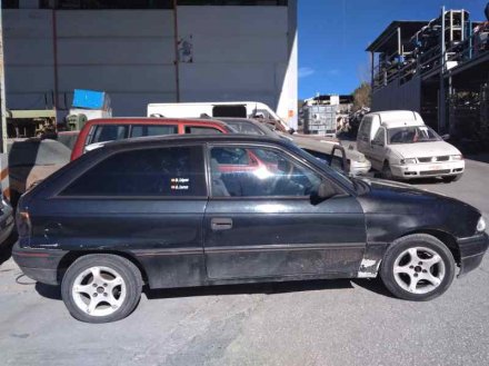 Vehiculo en el desguace: OPEL ASTRA F BERLINA GL