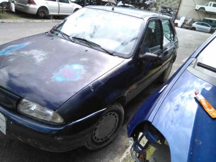 Vehiculo en el desguace: FORD FIESTA BERLINA Básico