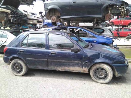 Vehiculo en el desguace: FORD FIESTA BERLINA Básico