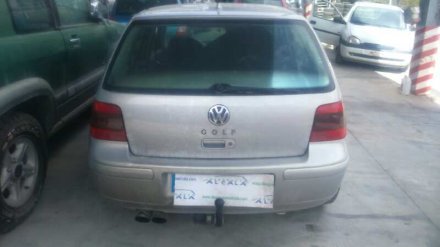 Vehiculo en el desguace: VOLKSWAGEN GOLF IV BERLINA (1J1) Básico