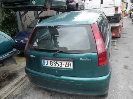 Vehiculo en el desguace: FIAT PUNTO BERLINA (176) TD 60 Cult