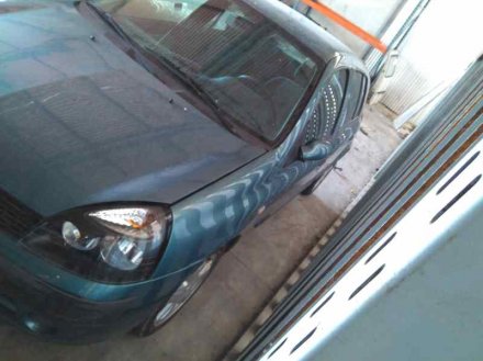 Vehiculo en el desguace: RENAULT CLIO II FASE II (B/CB0) Authentique