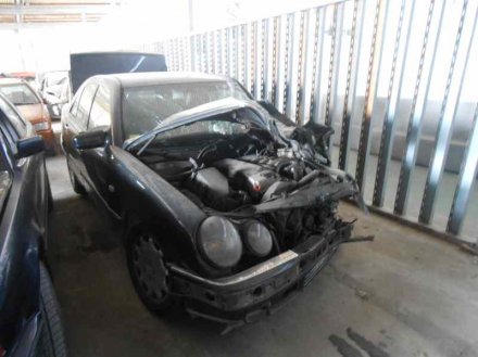 Vehiculo en el desguace: MERCEDES-BENZ CLASE E (W210) BERLINA DIESEL 300 Turbodiesel (210.025)